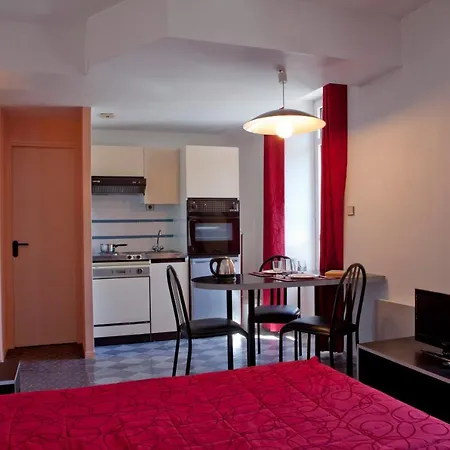 Residence Des Bains*** Aparthotel Vic-sur-Cere